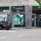 Sucursal de Unicaja Banco en León. RAMIRO