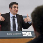 Patxi López compareció ayer en Bilbao para analizar los resultados electorales.