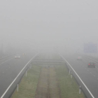 La autovía A6 a su paso por Ponferrada, afectada por la niebla