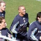 Salgado, Beckham, Roberto Carlos y Figo realizan carrera continua durante el entrenamiento de ayer