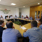 El pleno de la Cámara Agraria en la que se decidió el cese de actividad del organismo