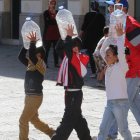 Los menores participan en una de las actividades organizadas por Cruz Roja.