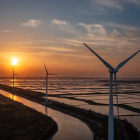 Generadores de energía eólica en Yancheng, provincia de Jiangsu. alex plavevski