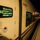 Problemas en el intercambiador de Vilecha mantienen atrapados a decenas de viajeros en uno de los días con más usuarios del tren. DL