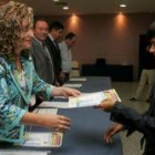 Maite del Cura, Saavedra, Fernando Paniagua y Vicente Fernández, ayer durante la entrega de diplomas