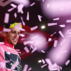 Simon Yates, este viernes, en el podio del Giro.