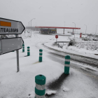 La nieve se acumuló durante la jornada en el puerto del Manzanal.