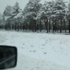 La nieve volvió a aparecer ayer con notoriedad en zonas altas de León.