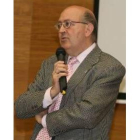 El profesor Velasco en la conferencia que impartió esta semana en León