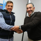 Adán y Fernández Nieto se estrechan las manos ayer