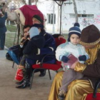 Momento en el que los Reyes Magos atendían las demandas de los niños de Villaquilambre