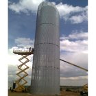 El edificio tiene 400 metros y capacidad para 150.000 litros.