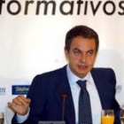 El presidente Zapatero, durante su intervención en los desayunos informativos de Europa Press