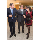 Sáez, ayer con el presidente del Consejo de Enfermería.