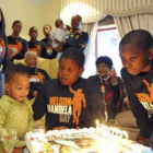 Mandela se rodea de toda su familia para celebrar su cumpleaños en Qunu, Sudáfrica.