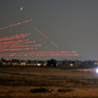 Fotos tomadas desde los Altos del Golan en que se ven bombardeos en Siria.