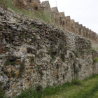 Panorámica de la muralla medieval leonesa, sobre la que el Ayuntamiento llevará a cabo un plan para su recuperación. MARCIANO PÉREZ