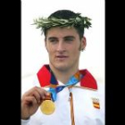 <b>David Cal</b> consiguió la medalla de oro en la final de piragüismo del C-1 de 1.000 m. Éste es el primer metal para el piragüismo en veinte años y el número 17 del medallero español en Atenas.