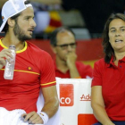 Conchita Martínez da indicaciones a Feliciano López en la eliminatoria de España en Rumanía de Copa Davis.