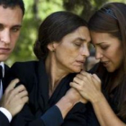 Ricard Sales, Ángela Molina y Paula Echavarría, en una escena de «Gran reserva».