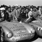 El triunfo de clase en la Carrera Panamericana de 1954, una de las primeras victorias de Porsche, daría origen al apellido «Carrera» en los catálogos de la marca. PRSCH