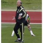 Vicente del Bosque dirige el entrenamiento de la selección en la Ciudad del Fútbol de Las Rozas