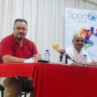 Eduardo Morán, junto con Roberto Carlos Fernández en la presentación. DL