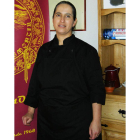 María José Bayón en el comedordel bar gastronómico La Somoza.