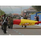 La bandera protagoniza los actos centrales del desfile en sus momentos más emotivos