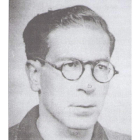Foto de José Luis Gallego hacia 1950; arriba, Gallego con Germán Alonso, su lazarillo en el penal