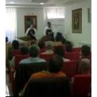 Un momento del curso de corte del producto