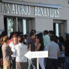 Numerosos vecinos se acercaron al Tanatorio de Benavides.