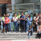 Los cinco minutos de silencio ante el Ayuntamiento de Cubillos acabaron con un aplauso