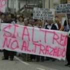 Los vecinos se han manifestado varias veces contra el trazado del TAV