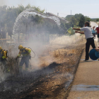Incendio sofocado el pasado lunes en Benavides con la ayuda de los vecinos. JESÚS