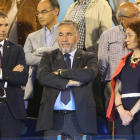 José Fernández Nieto, cariacontecido al final del partido entre el presidente del Girona y la alcaldesa de Ponferrada. L. DE LA MATA