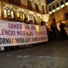 Imagen de archivo de una de las concentraciones de los Lunes sin Sol frente a Botines