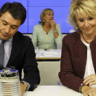 Ignacio González, junto a Esperanza Aguirre, en la reunión de la ejecutiva del PP de Madrid, el pasado 4 de octubre.