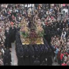 La plaza Mayor volvió a registrar un lleno absoluto para presenciar la llegada de la Dolorosa, San Juan y el Nazareno