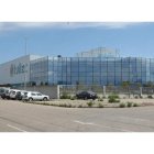 La factoría de Tvitec está ubicada en el polígono industrial de El Bayo (Cubillos del Sil). L. DE LA MATA