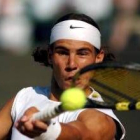 Nadal durante su partido de ayer en Wimbledon