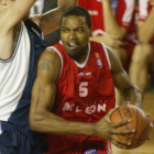 Mosley en un partido con la camiseta de Baloncesto León. JESÚS F. SALVADORES