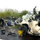 Estado en el que quedó el coche siniestrado en Sagunto en el que murieron tres personas