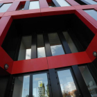 Edificio rojo de Eras de Renueva