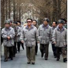 El líder norcoreano Kim Jong-il visitando una academia de oficiales