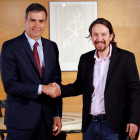 El presidente del gobierno Pedro Sánchez y el líder de Podemos Pablo Iglesias. JUAN CARLOS HIDALGO