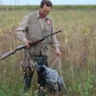 Una imagen típica: el cazador, el perro y una buena «piña» de codornices