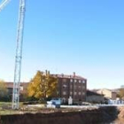 La parcela situada en la calle Las Escuelas, albergará 56 viviendas distribuidas en cuatro bloques