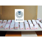 Requisan 25.000 tarjetas de publicidad de prostitutas en Madrid.