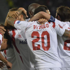 Los jugadores sevillistas celebran su pase a la final.